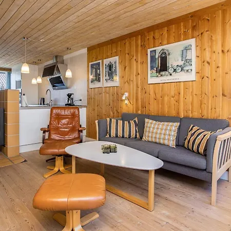 4 Person In Vaeggerlose Feriehus