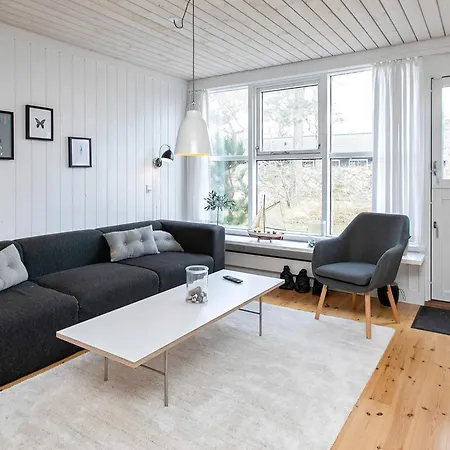 4 Person In Vaeggerlose Feriehus